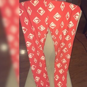 @LuLaRoe Leggings: salmon/coral @ cream NWOT